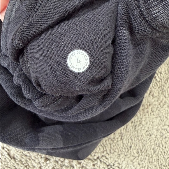 Lululemon Scuba High Rise Jogger Sweatpants Camo Leopard - Picture 5 of 5